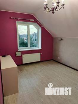 Коттедж 300м&sup2;, 3-этажный, на длительный срок, 