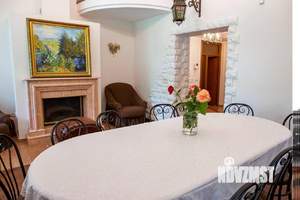 Дом 430м&sup2;, 3-этажный, на длительный срок, 