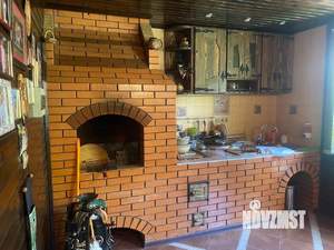 Дом 298м&sup2;, 3-этажный, на длительный срок, 