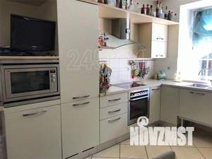 Коттедж 560м², 3-этажный, на длительный срок, 