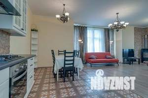 Коттедж 300м², 3-этажный, на длительный срок, 