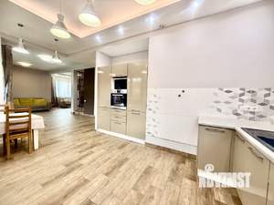 Коттедж 220м², 2-этажный, на длительный срок, 