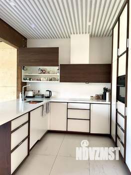 Коттедж 288м², 3-этажный, на длительный срок, 