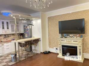 Коттедж 360м&sup2;, 3-этажный, на длительный срок, 