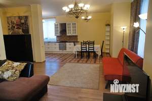 Коттедж 300м&sup2;, 2-этажный, на длительный срок, 