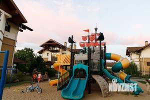 Коттедж 400м², 4-этажный, на длительный срок, 