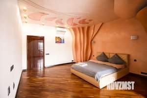 Дом 750м&sup2;, 1-этажный, посуточно, 