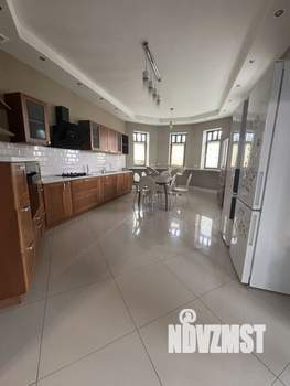 Коттедж 550м², 3-этажный, на длительный срок, 