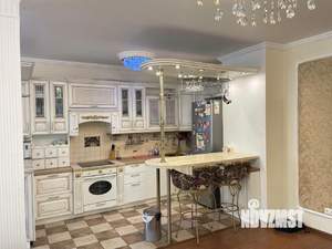 Коттедж 360м&sup2;, 3-этажный, на длительный срок, 