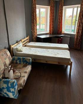 Дом 300м&sup2;, 3-этажный, на длительный срок, 