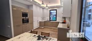 Коттедж 220м², 2-этажный, на длительный срок, 