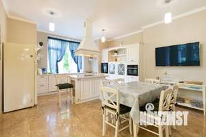 Дом 550м², 2-этажный, посуточно, 