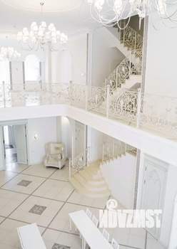 Дом 1300м², 3-этажный, посуточно, 
