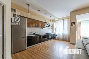 Таунхаус 187м², 3-этажный, на длительный срок, 