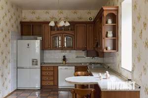 Коттедж 550м², 4-этажный, на длительный срок, 