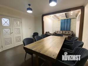 Коттедж 500м&sup2;, 3-этажный, на длительный срок, 