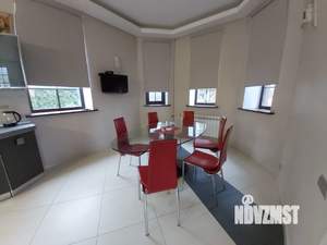Коттедж 375м², 2-этажный, на длительный срок, 