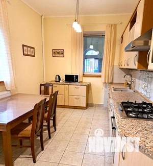 Дом 400м², 3-этажный, на длительный срок, 