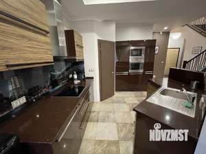 Коттедж 230м², 2-этажный, на длительный срок, 