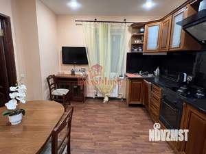 Дом 180м², 3-этажный, на длительный срок, 