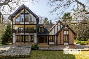 Дом 550м², 3-этажный, на длительный срок, 
