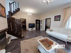 Коттедж 250м², 2-этажный, на длительный срок, 