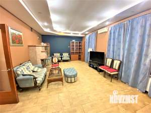 Дом 270м², 3-этажный, на длительный срок, 