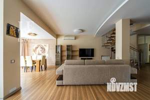 Таунхаус 187м², 3-этажный, на длительный срок, 