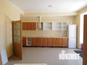 Таунхаус 226м², 3-этажный, на длительный срок, 