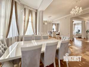 Дом 465м&sup2;, 3-этажный, на длительный срок, 