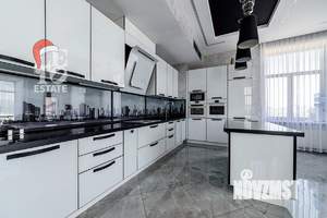 Дом 1000м&sup2;, 4-этажный, посуточно, 