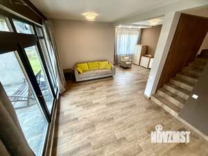 Коттедж 220м&sup2;, 2-этажный, на длительный срок, 