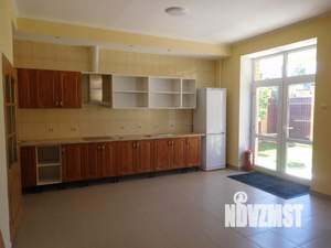 Таунхаус 226м², 3-этажный, на длительный срок, 