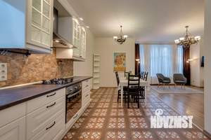 Коттедж 300м², 3-этажный, на длительный срок, 