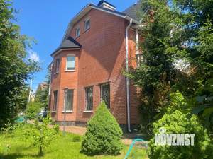 Дом 298м&sup2;, 3-этажный, на длительный срок, 