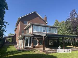 Коттедж 380м², 3-этажный, на длительный срок, 