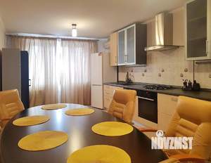 Дом 300м², 2-этажный, на длительный срок, 