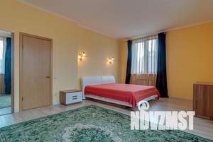 Коттедж 300м², 3-этажный, на длительный срок, 