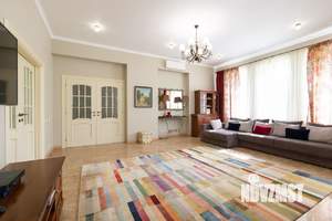 Дом 550м², 2-этажный, посуточно, 