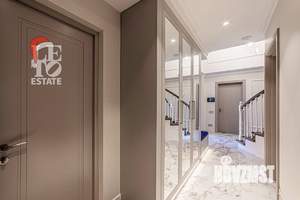 Дом 680м&sup2;, 3-этажный, на длительный срок, 