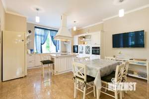 Дом 550м², 2-этажный, посуточно, 