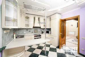 Дом 900м², 3-этажный, посуточно, 