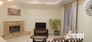 Коттедж 230м&sup2;, 3-этажный, на длительный срок, 