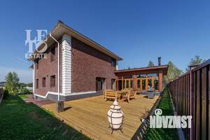 Дом 496м&sup2;, 2-этажный, на длительный срок, 