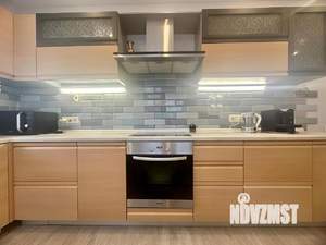 Дом 220м², 2-этажный, на длительный срок, 
