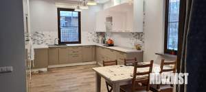 Коттедж 220м², 2-этажный, на длительный срок, 