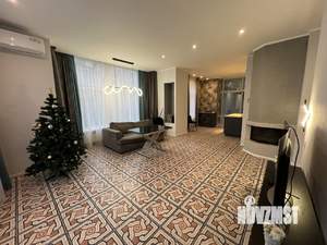 Дом 400м², 3-этажный, на длительный срок, 