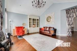 Дом 350м², 2-этажный, на длительный срок, 