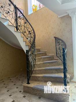 Коттедж 298м&sup2;, 3-этажный, на длительный срок, 