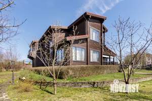 Дом 320м², 2-этажный, на длительный срок, 